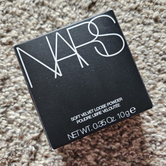 NARS: Soft Velvet Loose Powder: Beach 1424 *discontinued* - Picture 2 of 3
